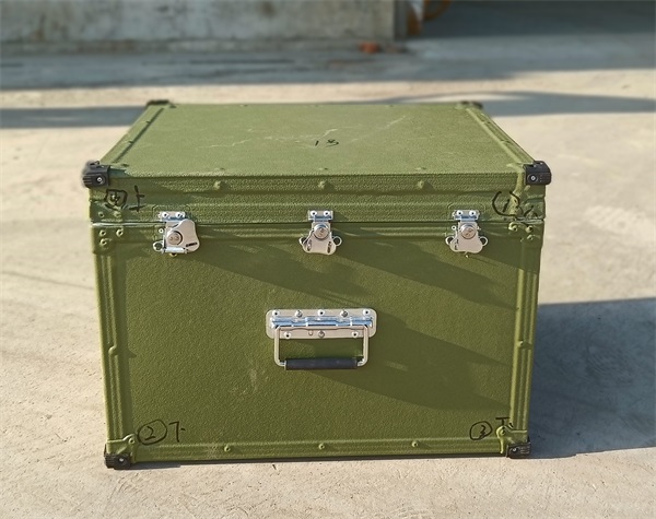 军绿跌摔铝箱